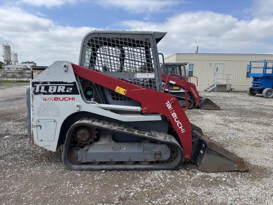 2021 Takeuchi TL8R2 Compact Track Loader - Image 6