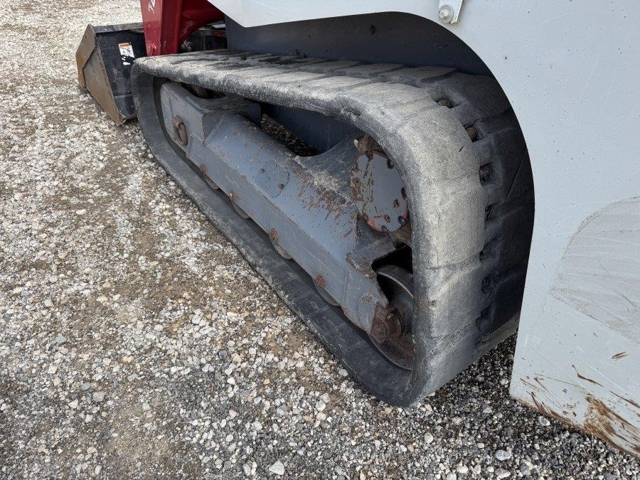 2021 Takeuchi TL8R2 Compact Track Loader - Image 9