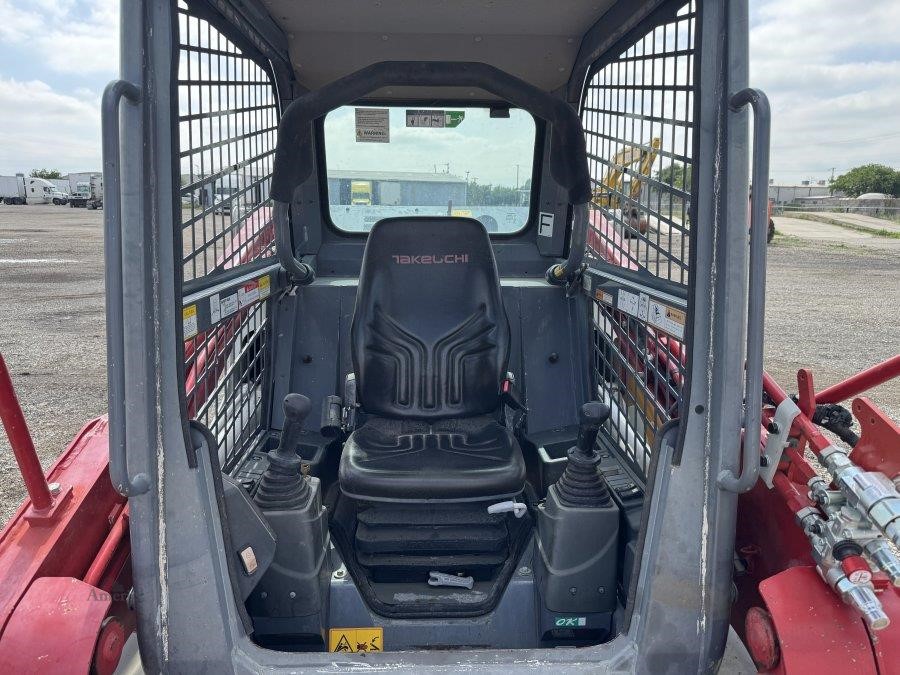 2021 Takeuchi TL8R2 Compact Track Loader - Image 31