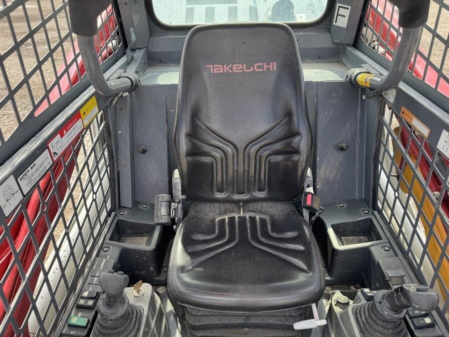 2021 Takeuchi TL8R2 Compact Track Loader - Image 32