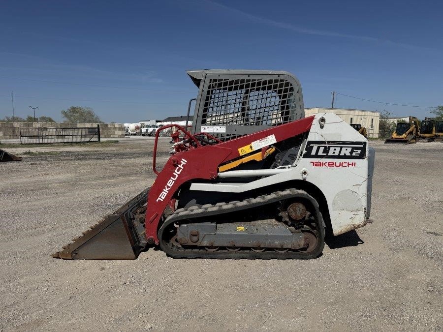 2021 Takeuchi TL8R2 Compact Track Loader - Image 2