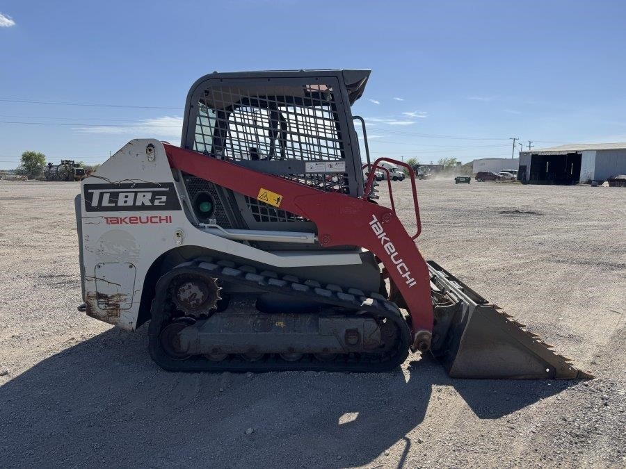 2021 Takeuchi TL8R2 Compact Track Loader - Image 6