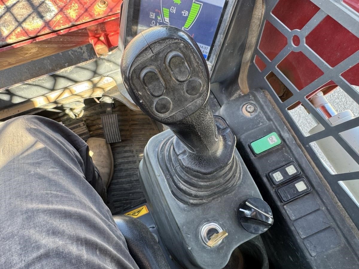 2021 Takeuchi TL8R2 Compact Track Loader - Image 25