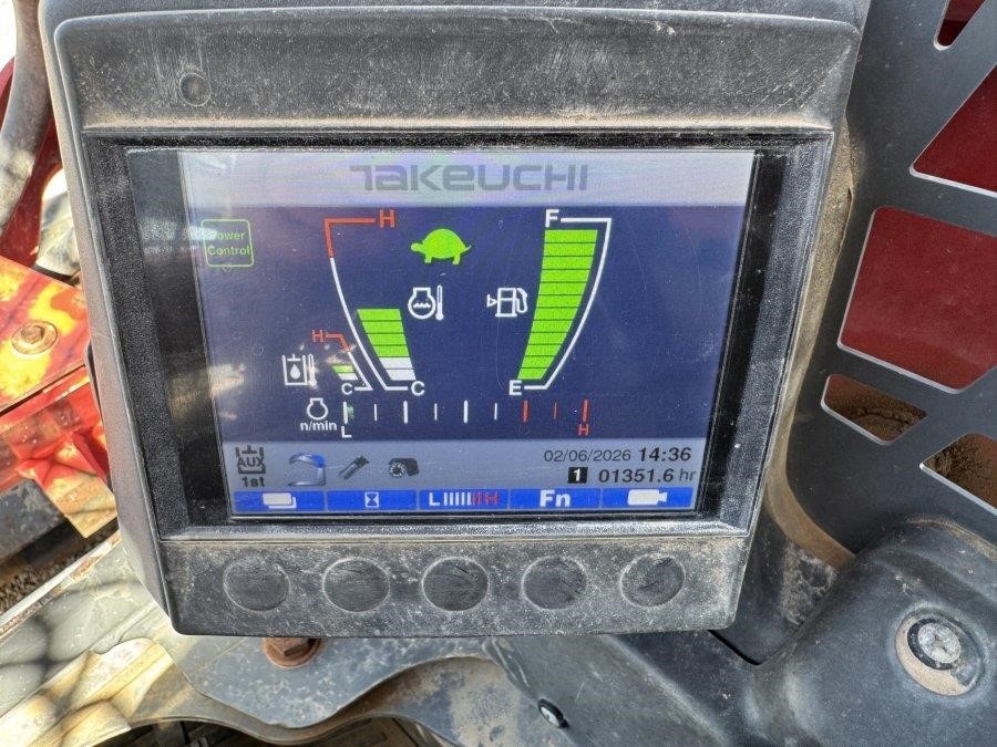 2021 Takeuchi TL8R2 Compact Track Loader - Image 26