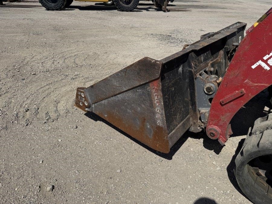 2021 Takeuchi TL8R2 Compact Track Loader - Image 18