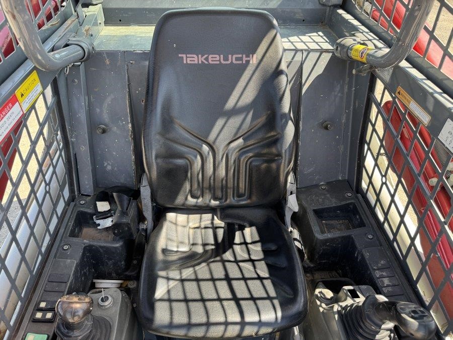 2021 Takeuchi TL8R2 Compact Track Loader - Image 23