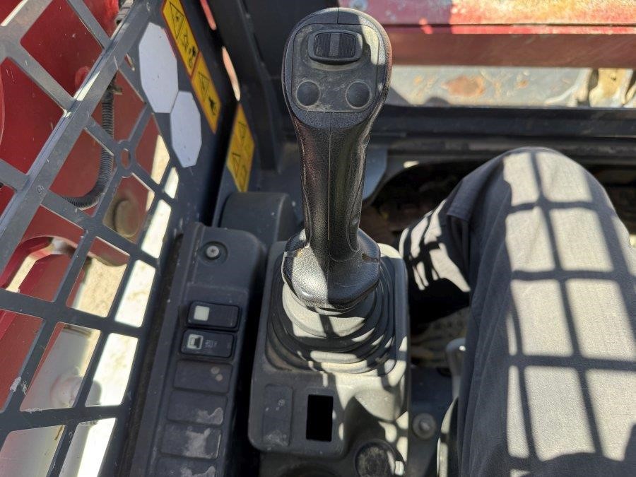 2021 Takeuchi TL8R2 Compact Track Loader - Image 26