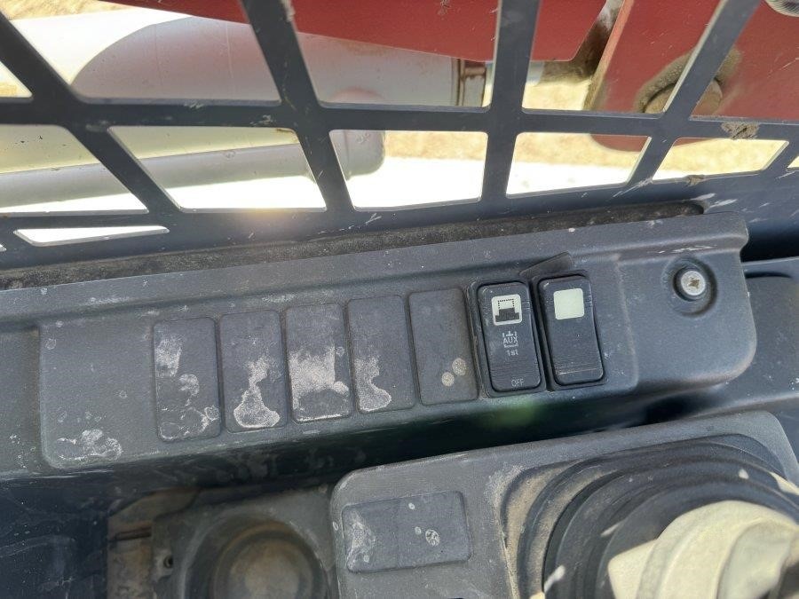 2021 Takeuchi TL8R2 Compact Track Loader - Image 28