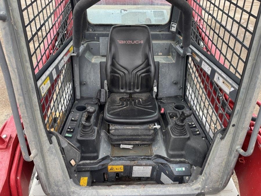 2020 Takeuchi TL10V2 Compact Track Loader - Image 32
