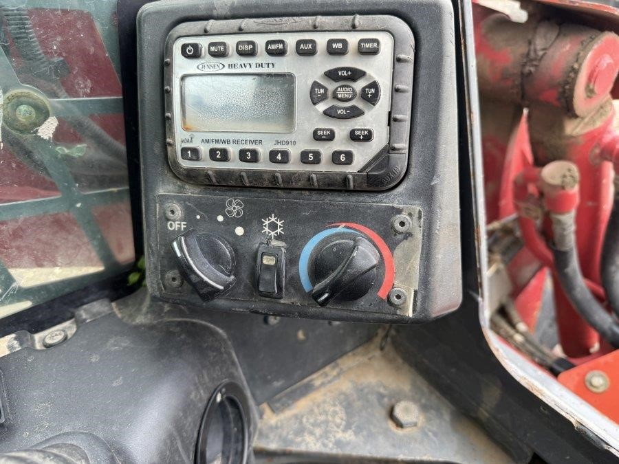 2020 Takeuchi TL12V2 Compact Track Loader - Image 31