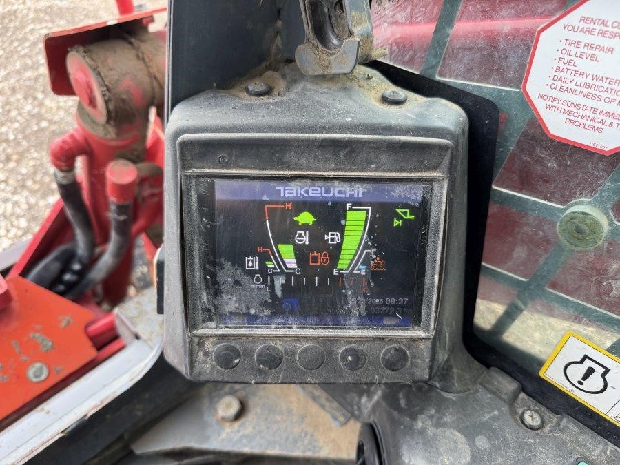 2020 Takeuchi TL12V2 Compact Track Loader - Image 33