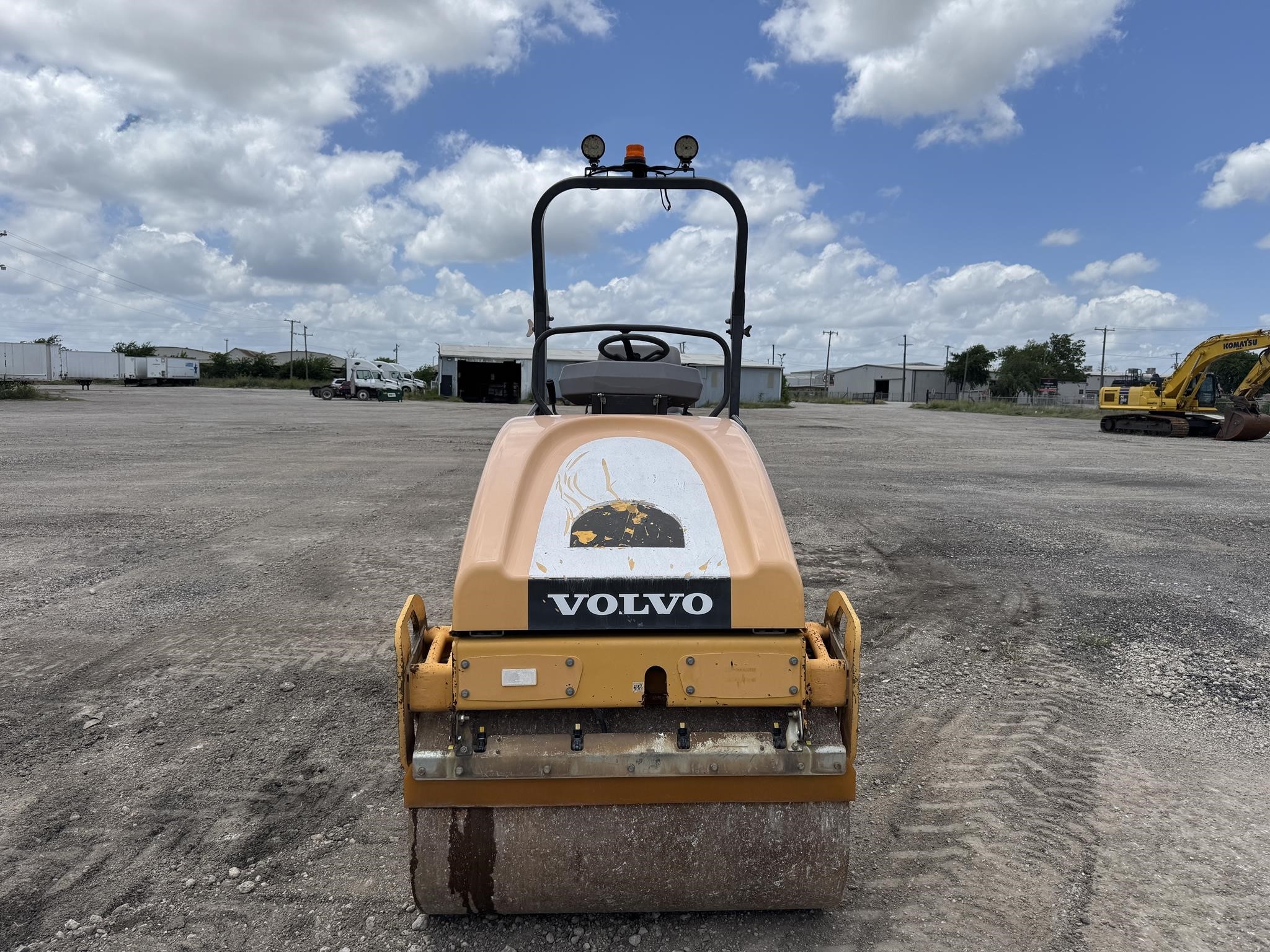 2018 Volvo DD25B Smooth Drum Compactor - Image 8