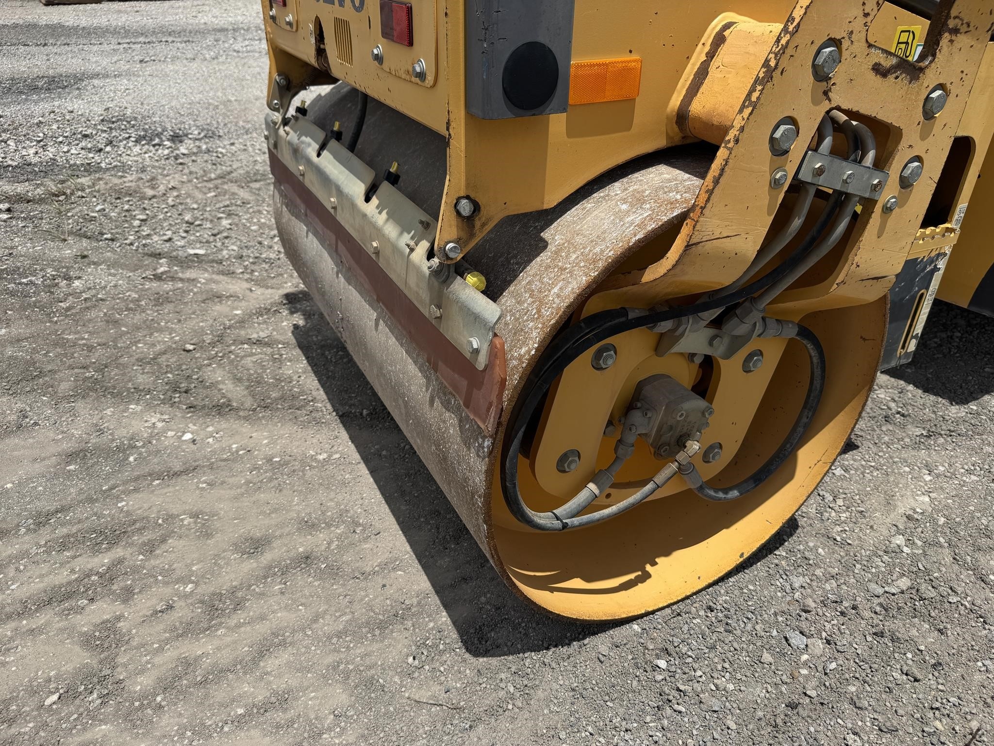 2018 Volvo DD25B Smooth Drum Compactor - Image 14