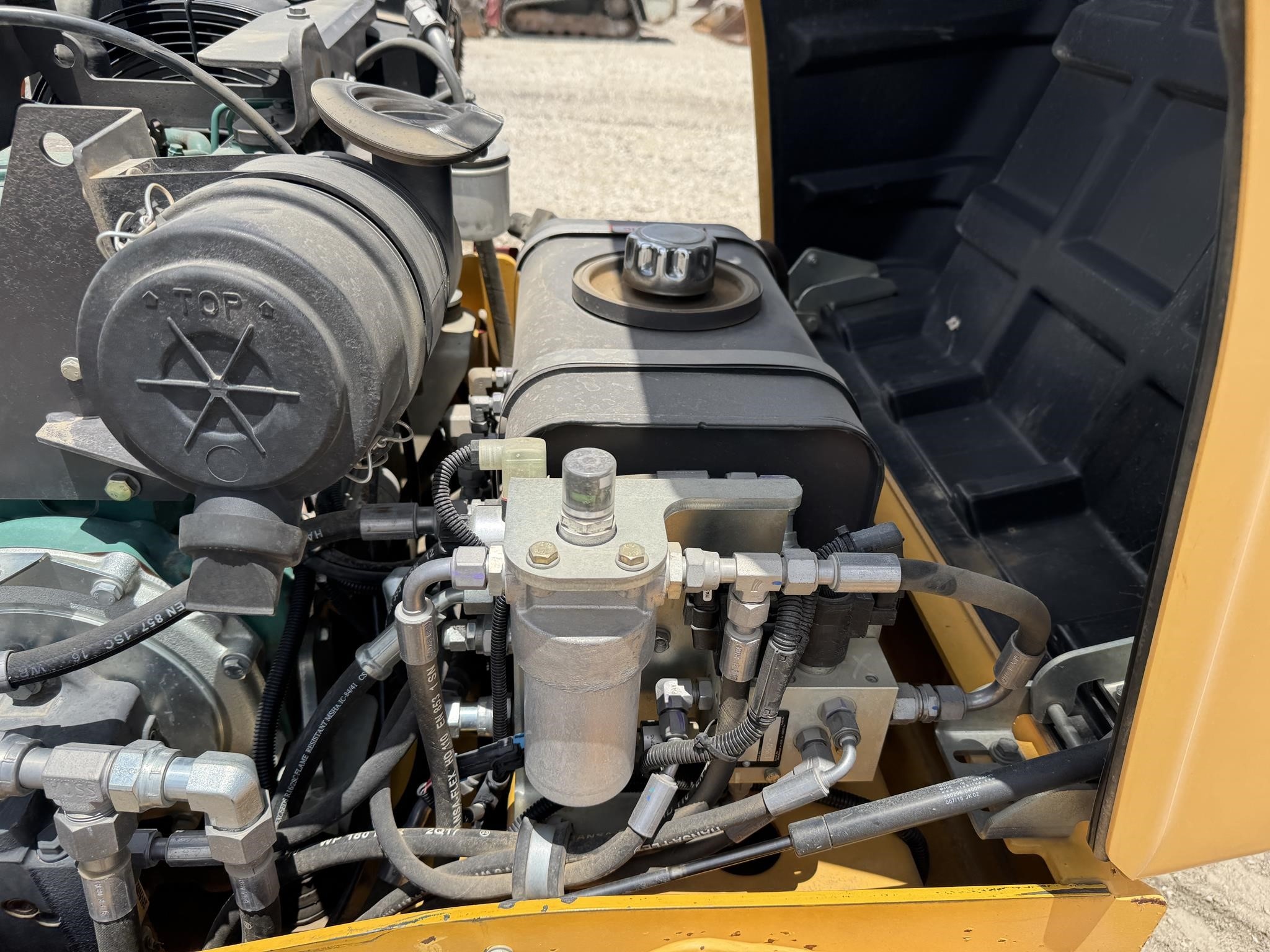 2018 Volvo DD25B Smooth Drum Compactor - Image 25