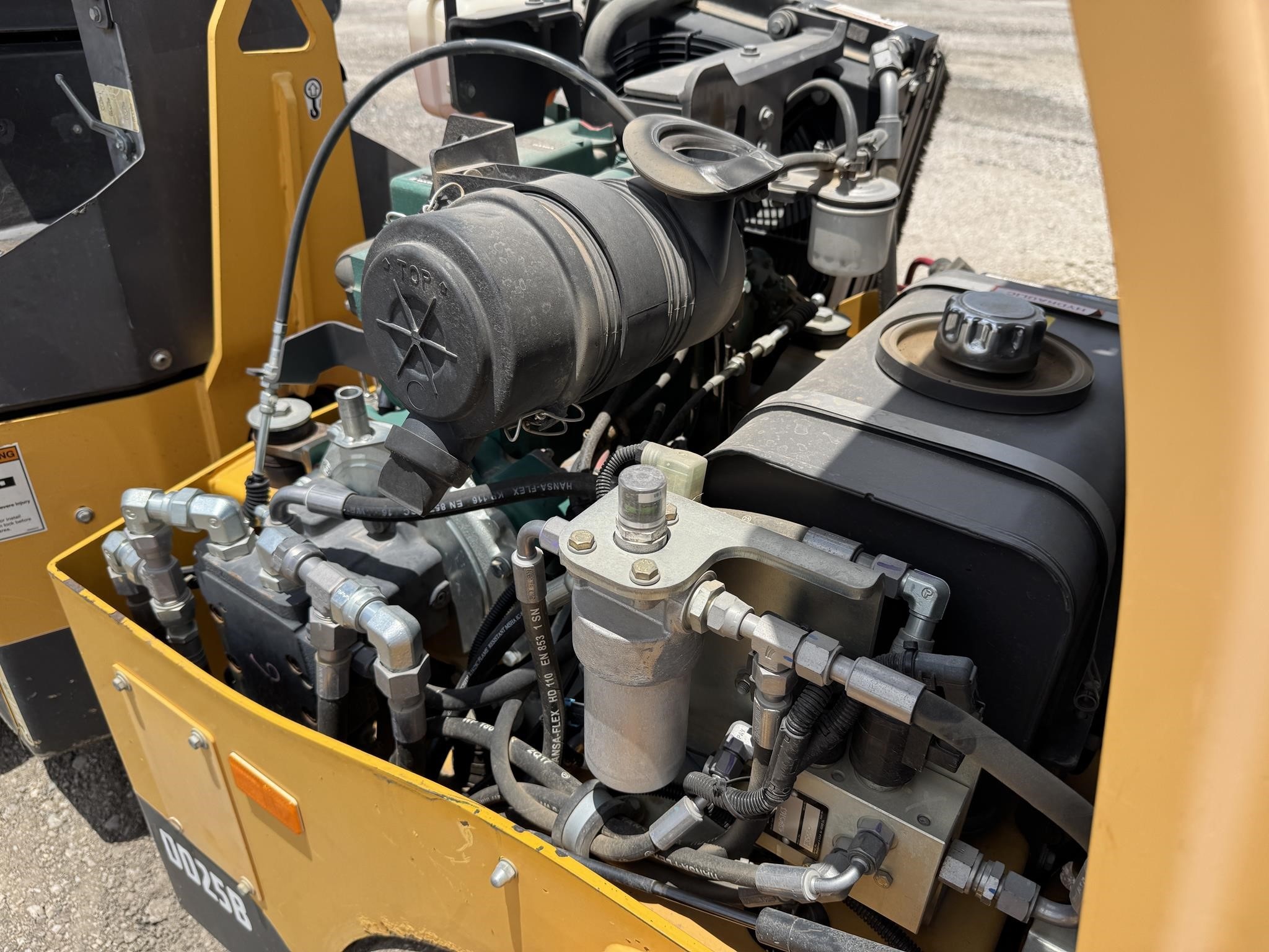 2018 Volvo DD25B Smooth Drum Compactor - Image 26
