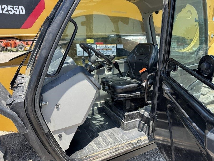 2019 Caterpillar TL1255D Telehandler - Image 35