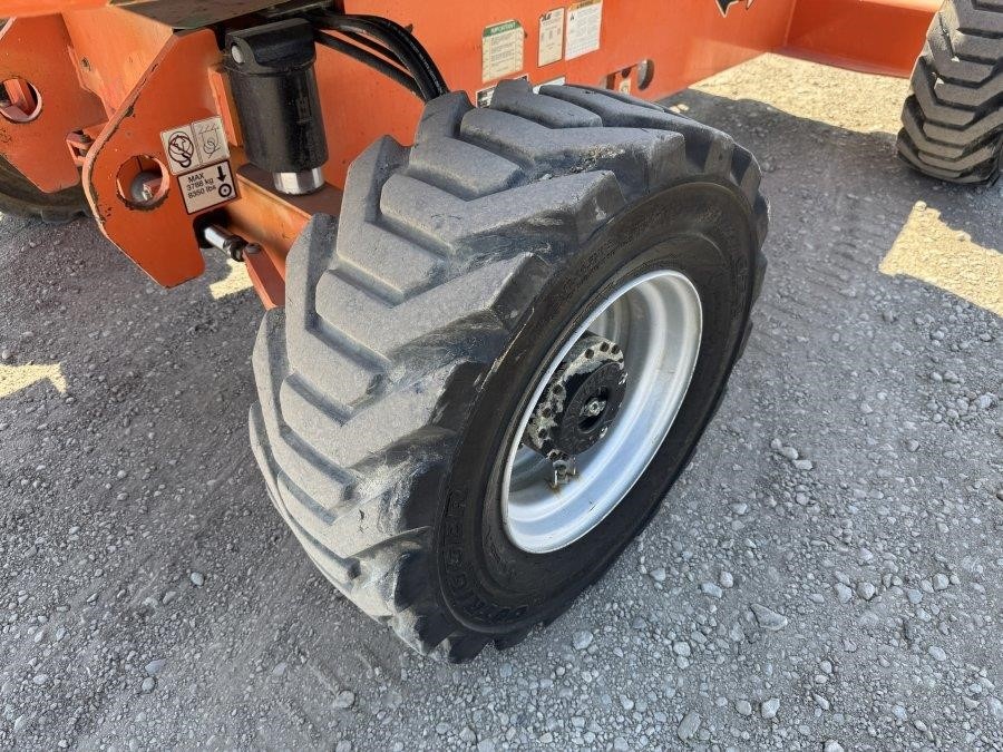 2007 JLG 460SJ Boom Lift - Image 20
