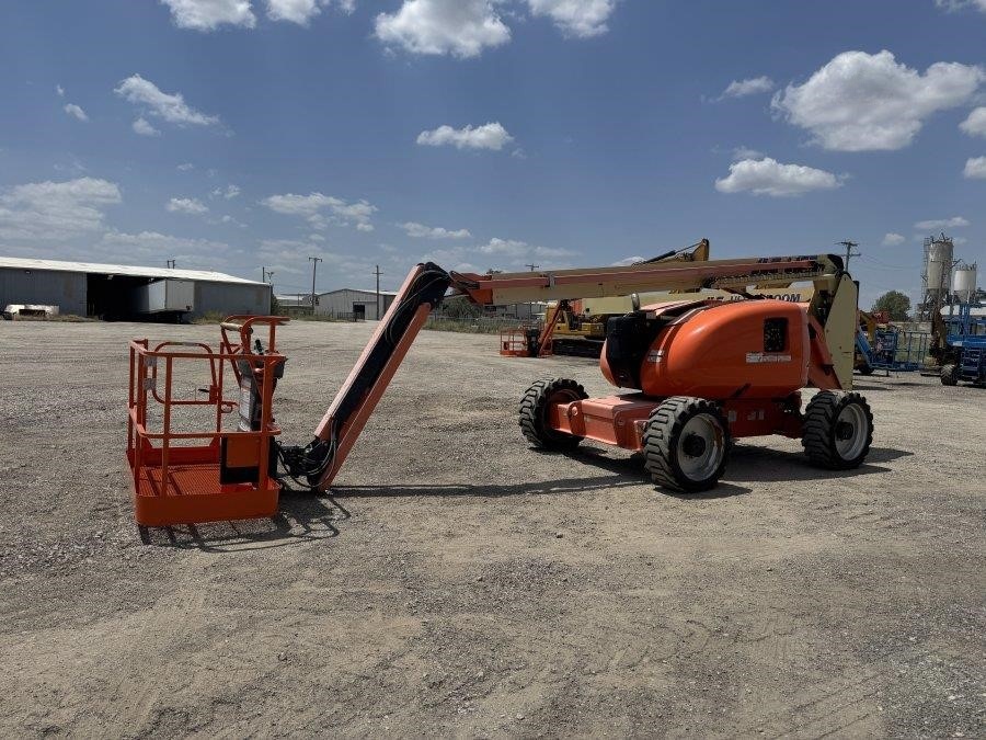 2008 JLG 600AJ 2WD Boom Lift