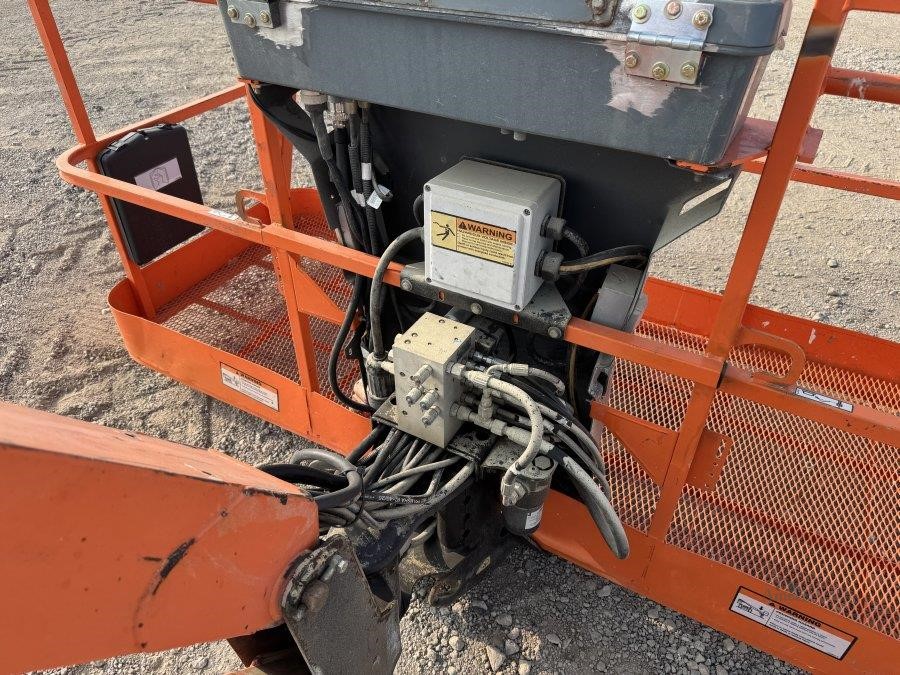 2009 JLG 1350SJP Boom Lift - Image 23