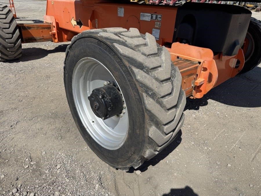 2010 JLG 1350SJP Boom Lift - Image 11