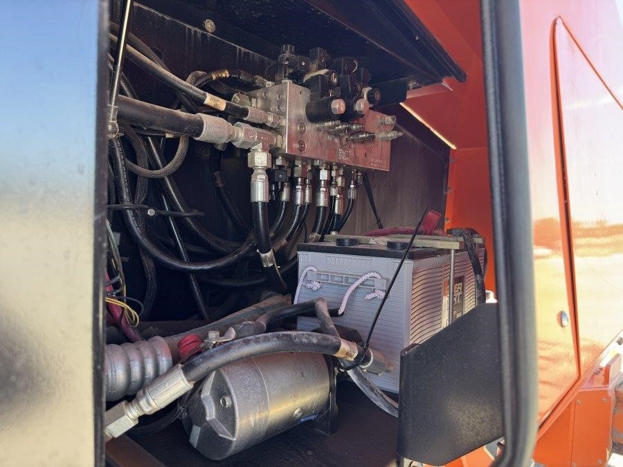 2010 JLG 1350SJP Boom Lift - Image 34