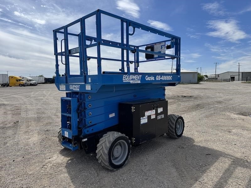 2017 Genie GS-4069DC Rough Terrain Scissor Lift - Image 5