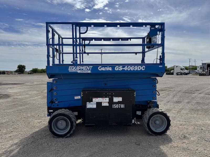 2017 Genie GS-4069DC Rough Terrain Scissor Lift - Image 6