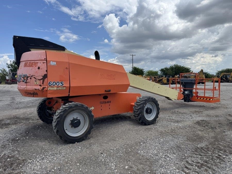 2017 JLG 600S 2WD Boom Lift - Image 5