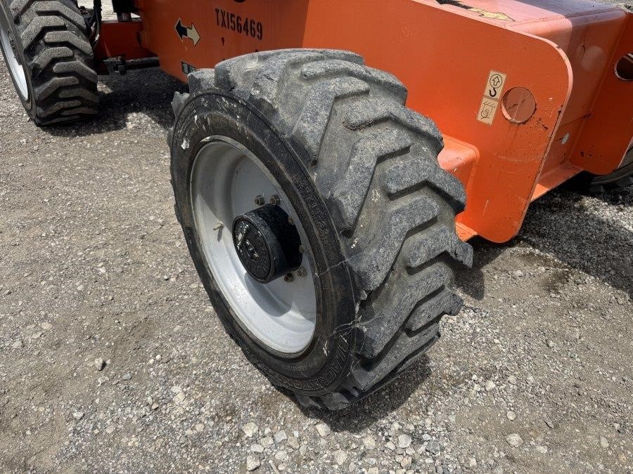 2017 JLG 600S 2WD Boom Lift - Image 11