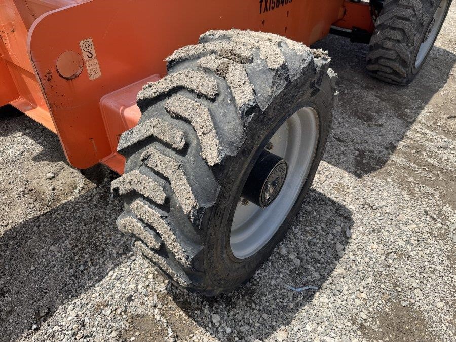 2017 JLG 600S 2WD Boom Lift - Image 12