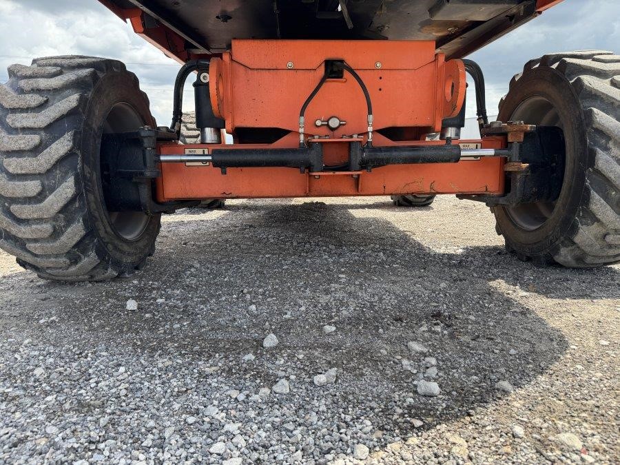2017 JLG 600S 2WD Boom Lift - Image 13