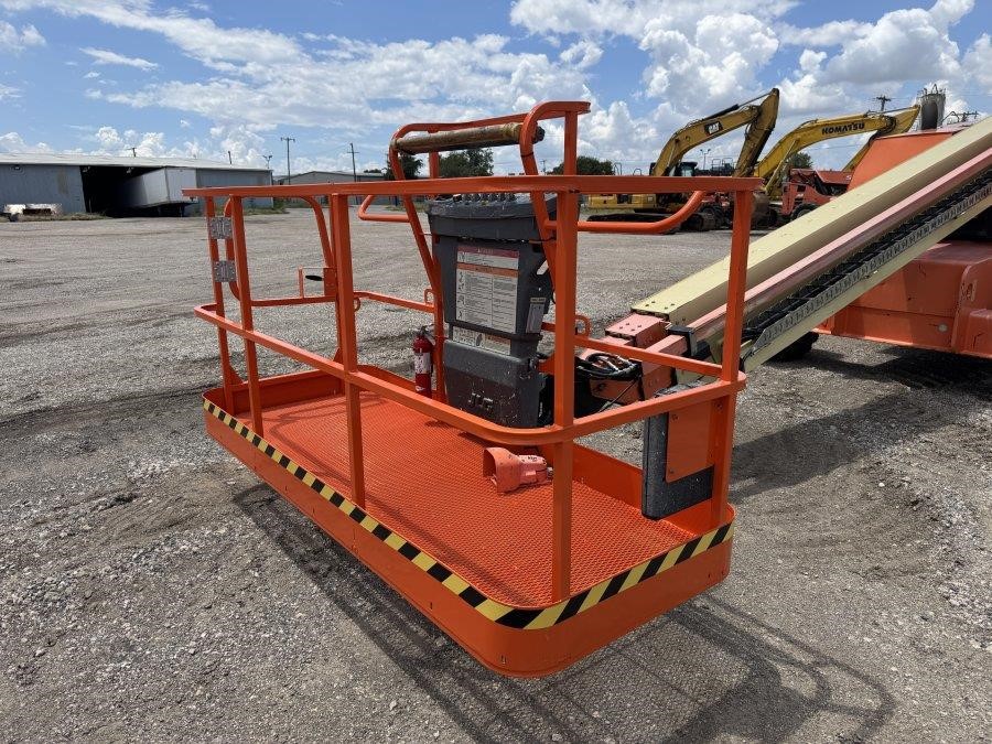 2017 JLG 600S 2WD Boom Lift - Image 21