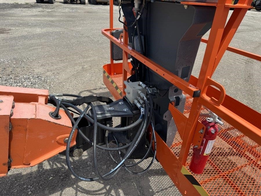 2017 JLG 600S 2WD Boom Lift - Image 28