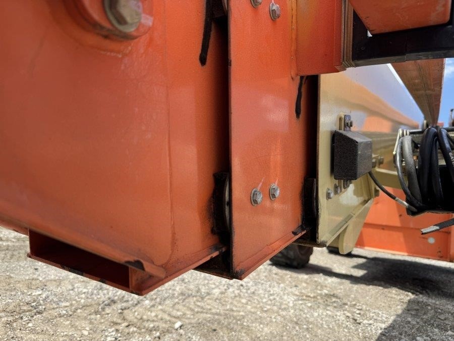 2017 JLG 600S 2WD Boom Lift - Image 33