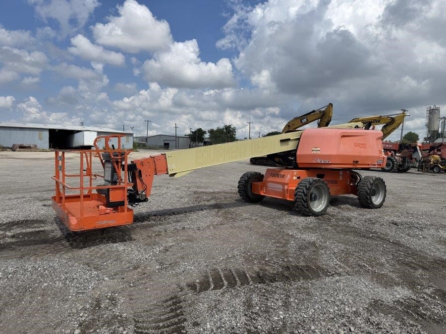 2018 JLG 600S 2WD Boom Lift