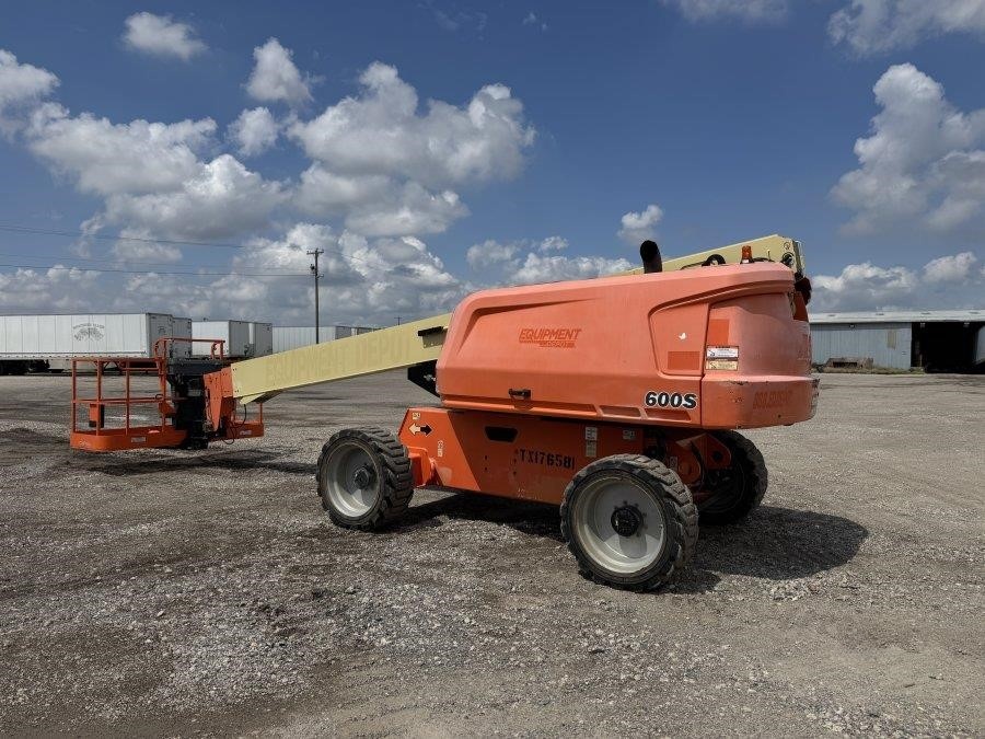 2018 JLG 600S 2WD Boom Lift - Image 3