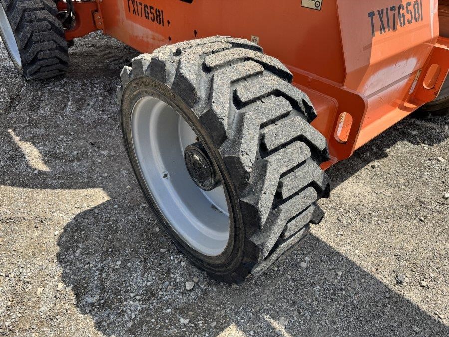 2018 JLG 600S 2WD Boom Lift - Image 11