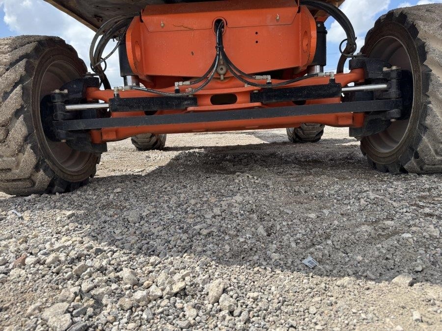 2018 JLG 600S 2WD Boom Lift - Image 13