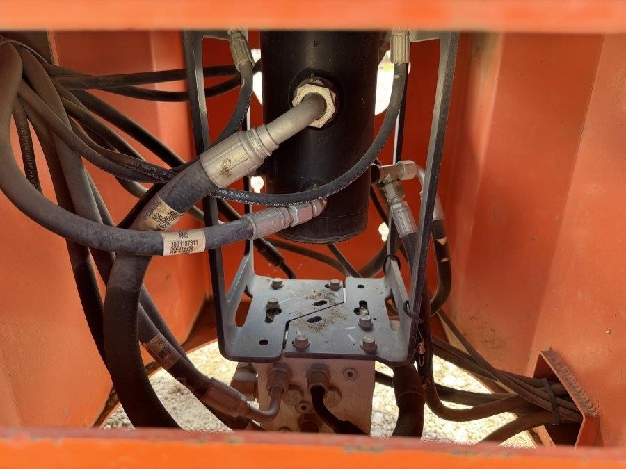 2018 JLG 600S 2WD Boom Lift - Image 15