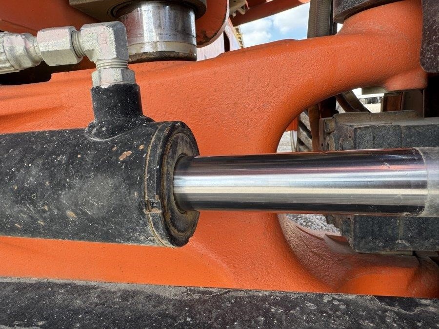 2018 JLG 600S 2WD Boom Lift - Image 16