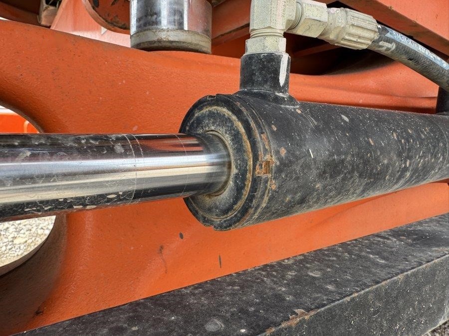 2018 JLG 600S 2WD Boom Lift - Image 17