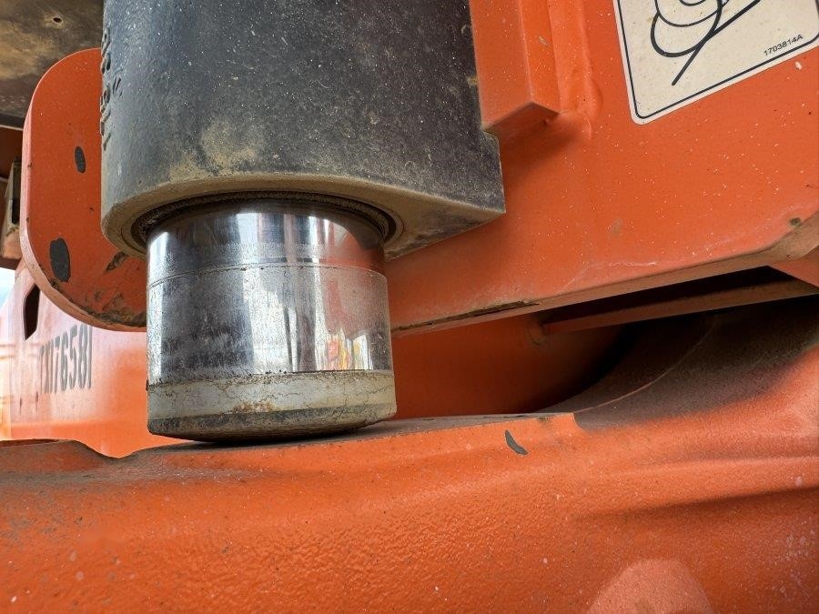 2018 JLG 600S 2WD Boom Lift - Image 19