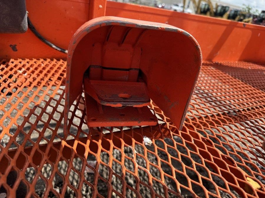 2018 JLG 600S 2WD Boom Lift - Image 26