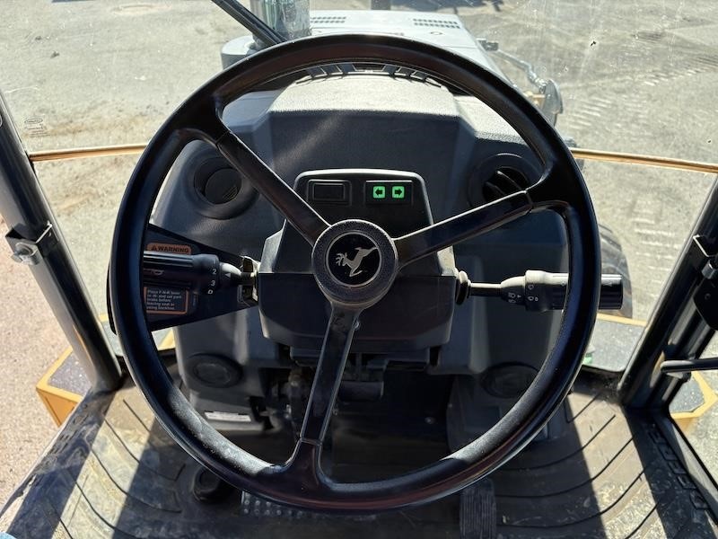 2019 John Deere 410L Backhoe Loader - Image 12
