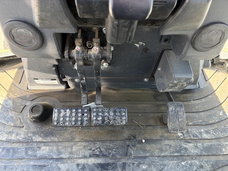2019 John Deere 410L Backhoe Loader - Image 13