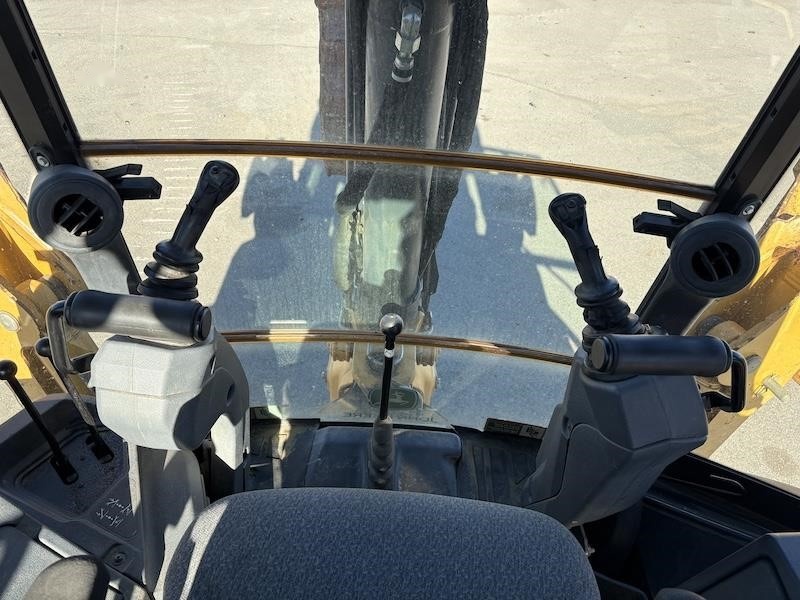 2019 John Deere 410L Backhoe Loader - Image 14