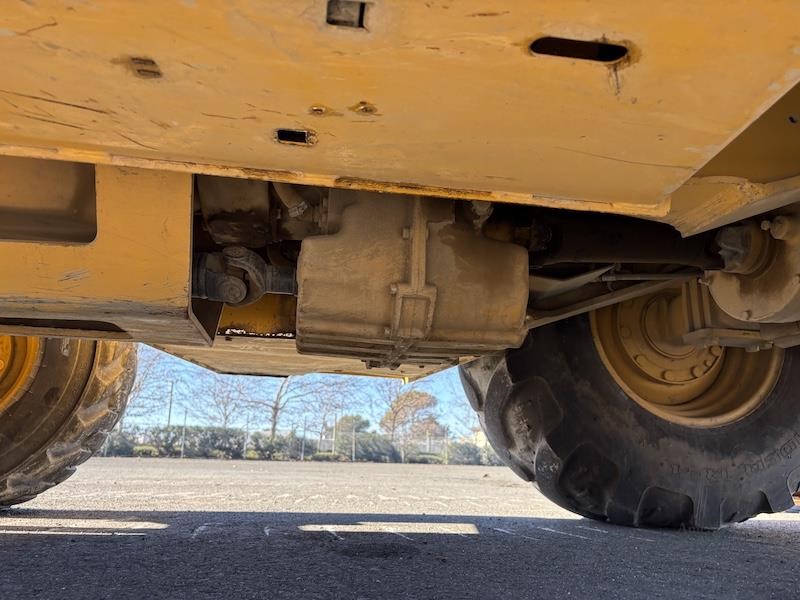 2019 John Deere 410L Backhoe Loader - Image 27