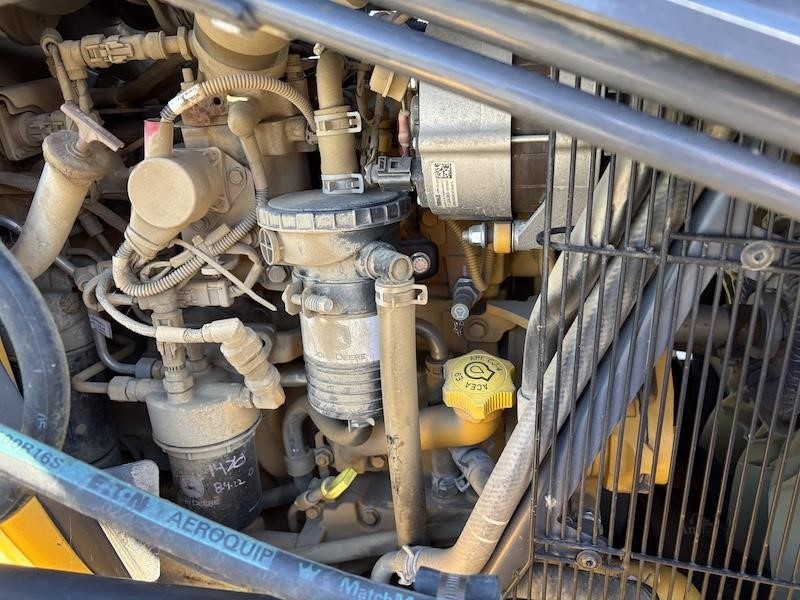 2019 John Deere 410L Backhoe Loader - Image 32