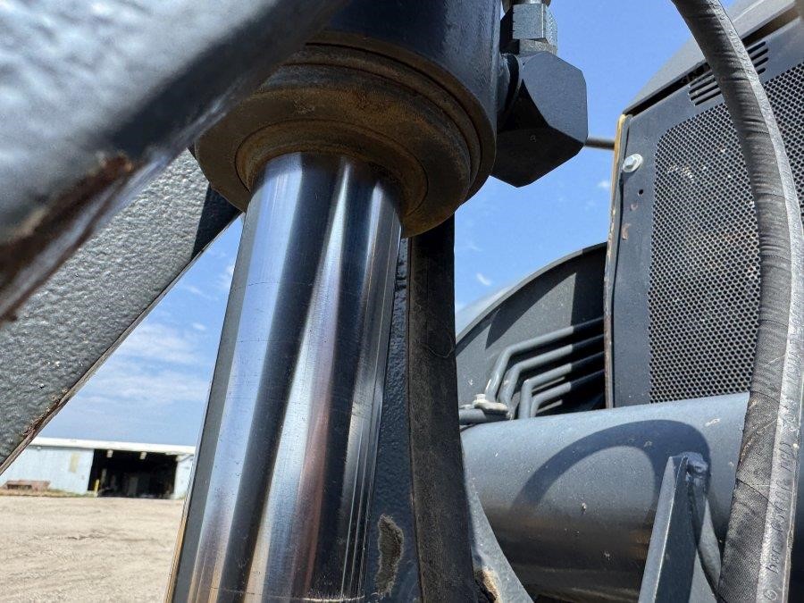 2019 John Deere 410L Backhoe Loader - Image 9