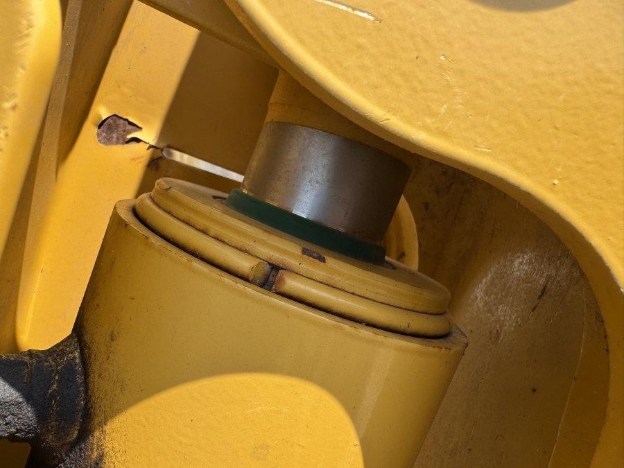 2019 John Deere 410L Backhoe Loader - Image 11